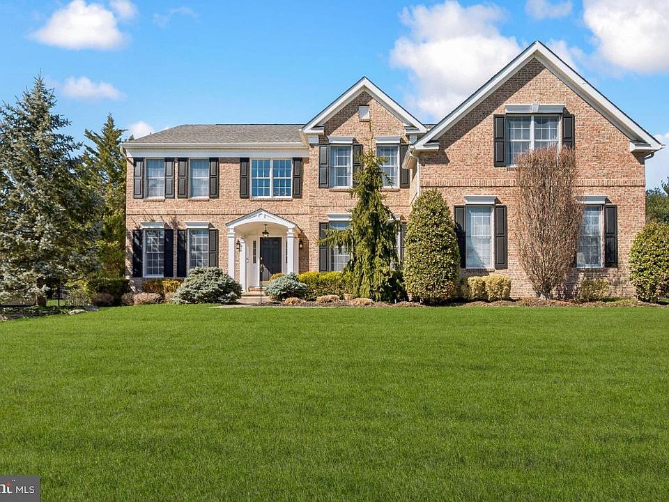 1st image of 103 Oakmont Dr