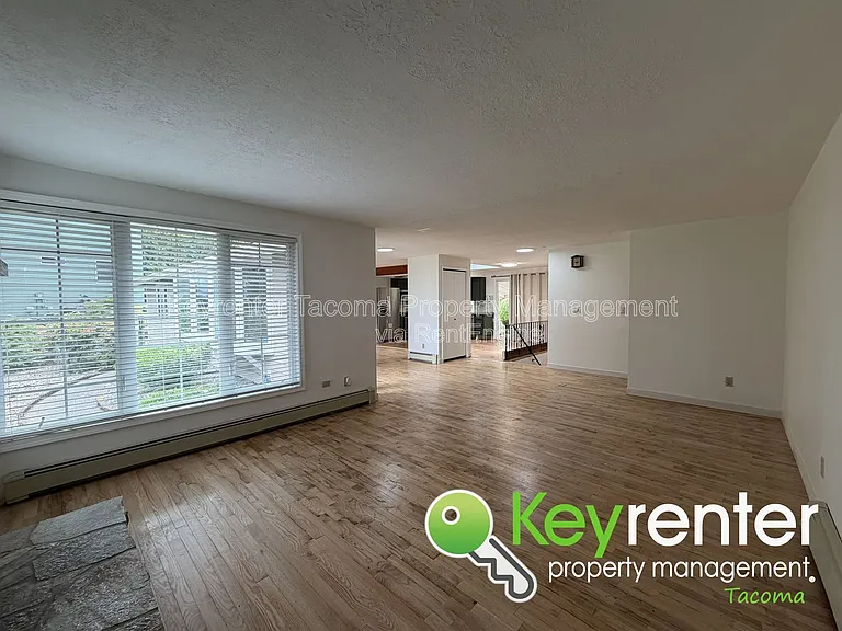 629 Sandra Lee Ct SE — Photo 6