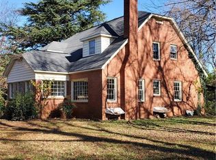 1520 Avondale Dr, Statesville, NC 28625