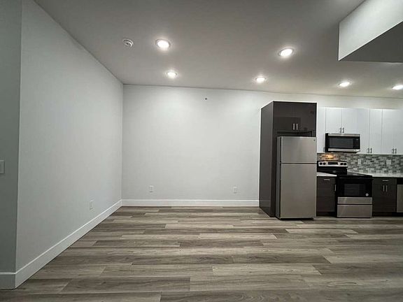 2nd image of 2255 N Delhi St #C