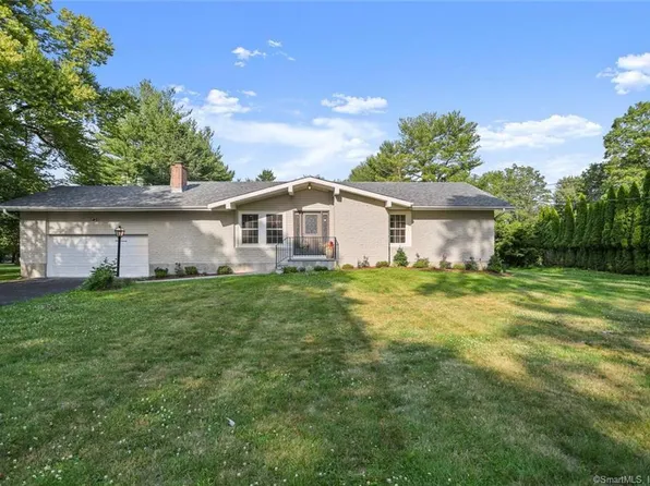 1054 Daniels Farm Road, Trumbull, CT 06611