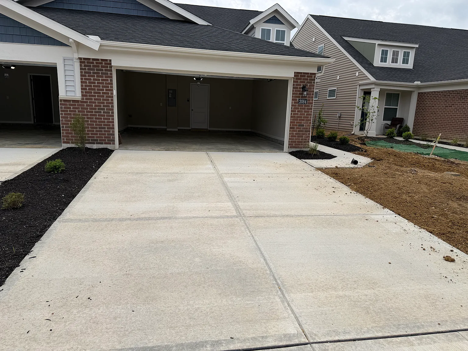 3 bed, 2.5 bath, 2187 sqft, $2,400 — Photo 2