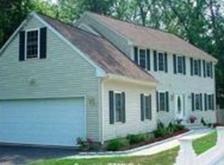 29 Webb St, Windsor Locks, CT 06096