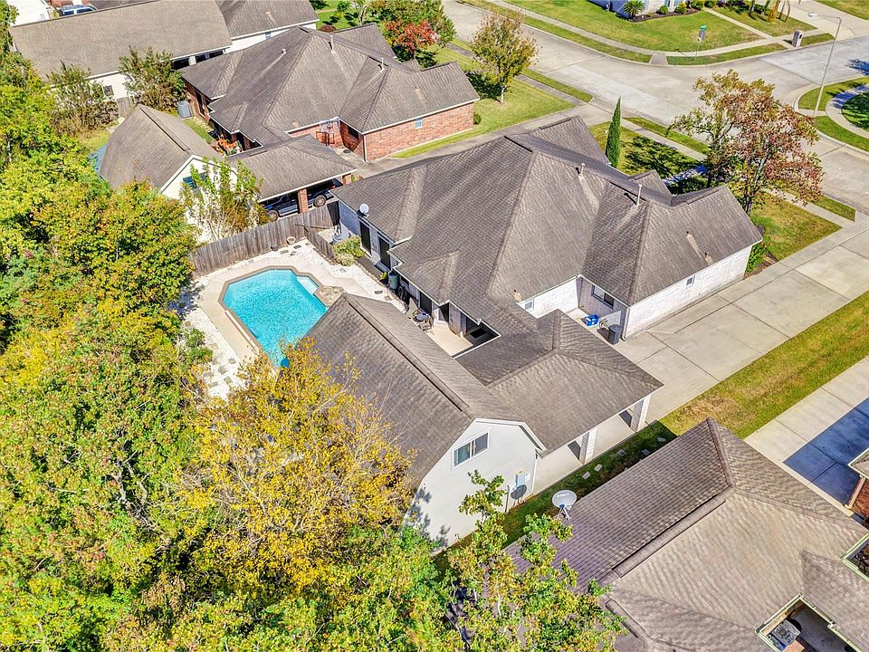 1st image of 311 Suzanne St