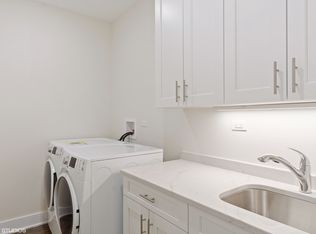 3122 N Clybourn Ave #1N, Chicago, IL 60618