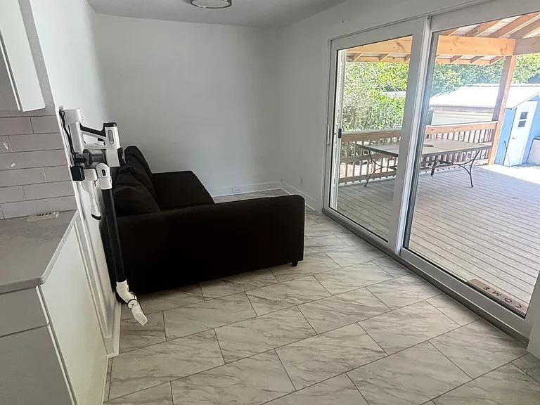 602 N Grosse Ave — Photo 9