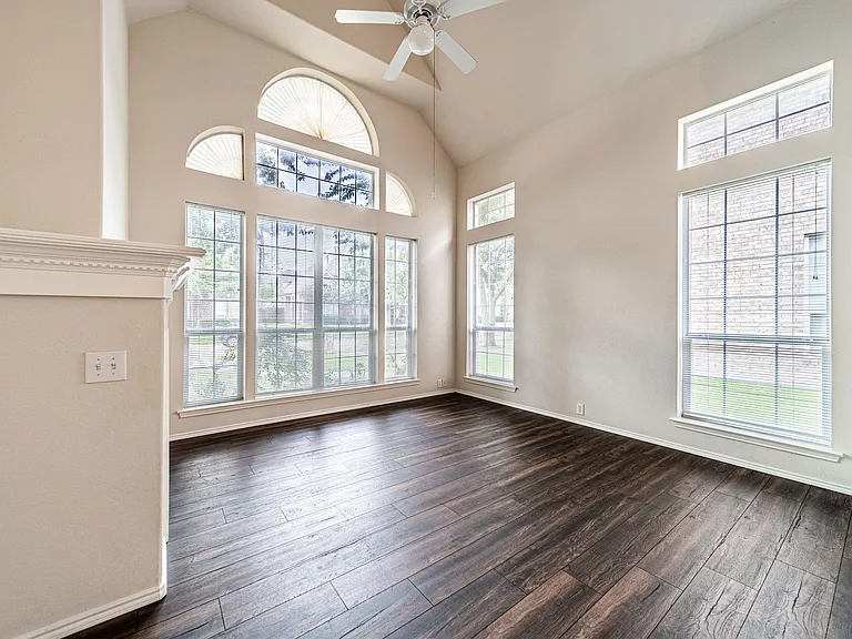 6870 Winston Dr — Photo 15