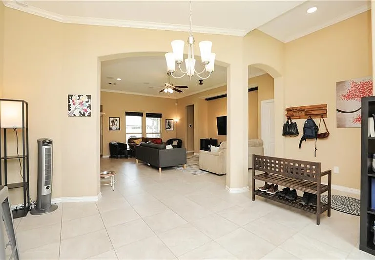 6615 Goldspier St — Photo 8