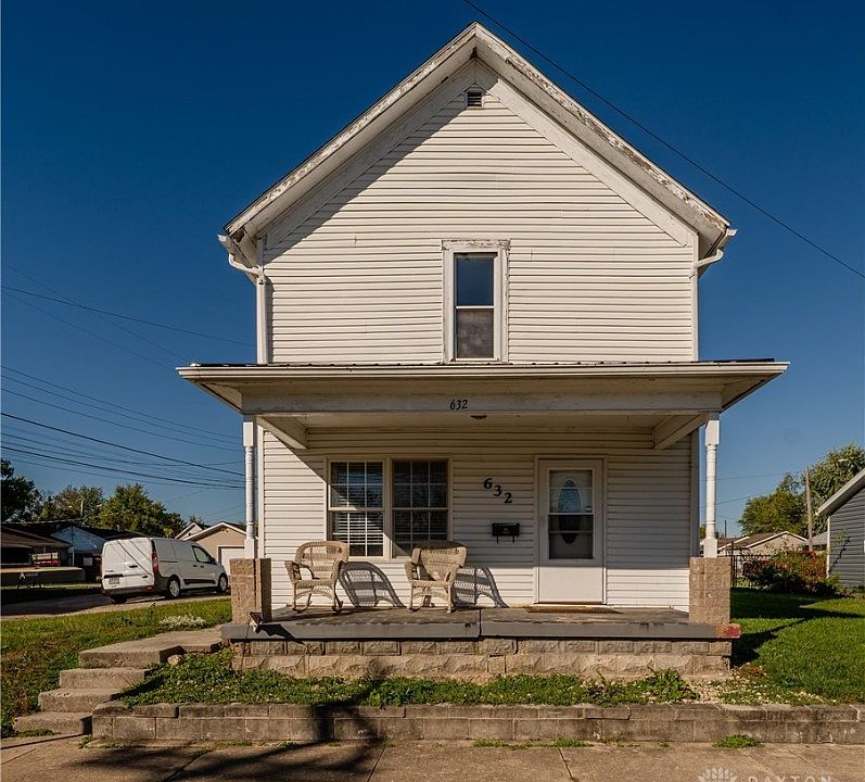 1st image of 632 N Center St