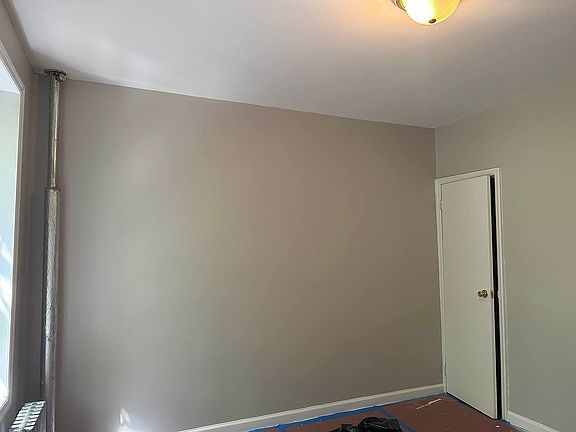 3rd image of 423 E 114th St APT 4