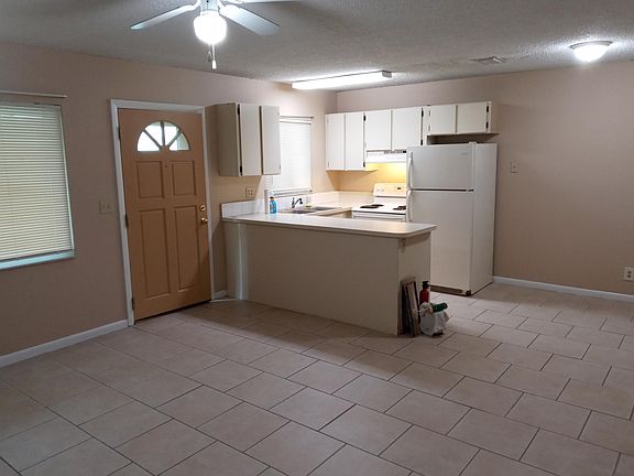 3rd image of 3240 SW 44th St APT 3