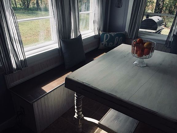 Breakfast nook