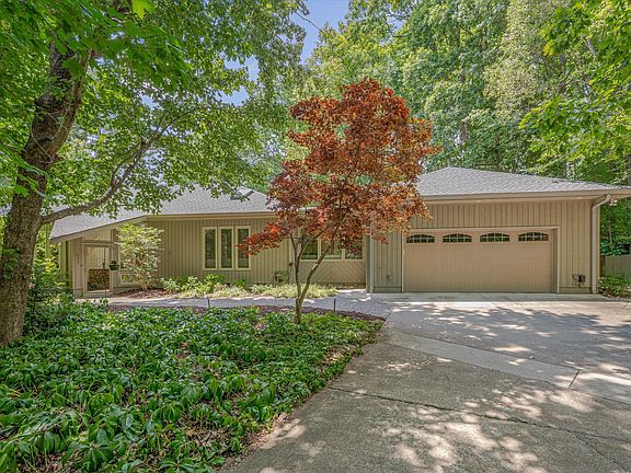 3rd image of 211 Longwood Dr