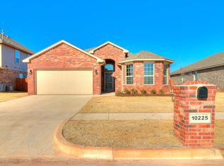 10225 NW 25th St, Yukon, OK 73099