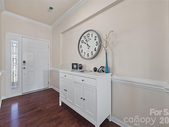 4th image of 327 Hawks Creek Pkwy