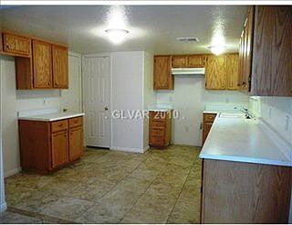 3rd image of 6029 Pebble Grey Ln