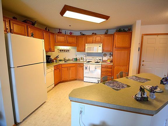 4th image of 15400 Chippendale Ave #212