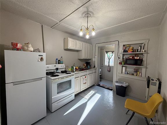 3rd image of 717 Hunt Avenue
