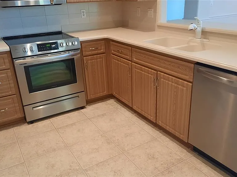 1315 Elli Cir — Photo 15
