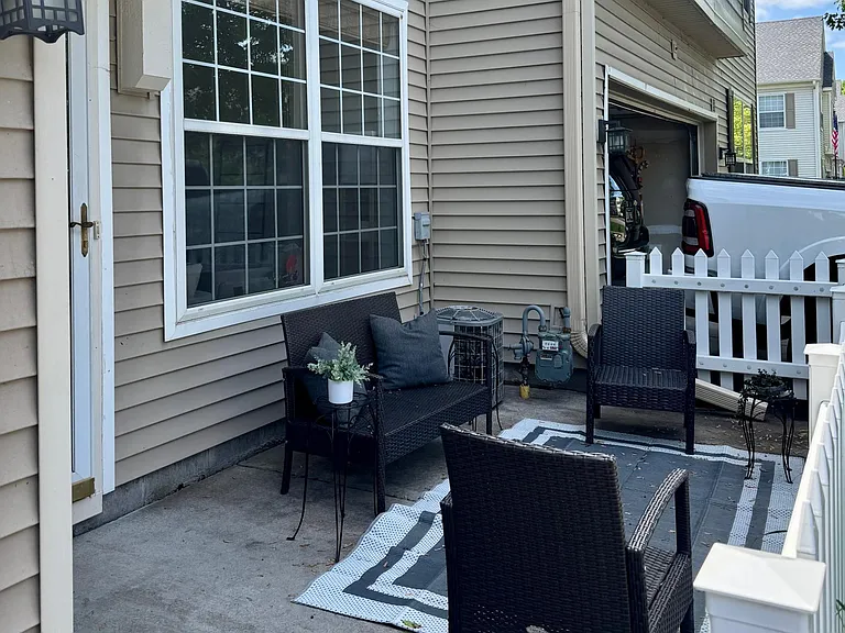 12215 Urbank St NE #G — Photo 15
