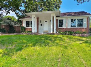 9700 Hale Dr, Saint Louis, MO 63123