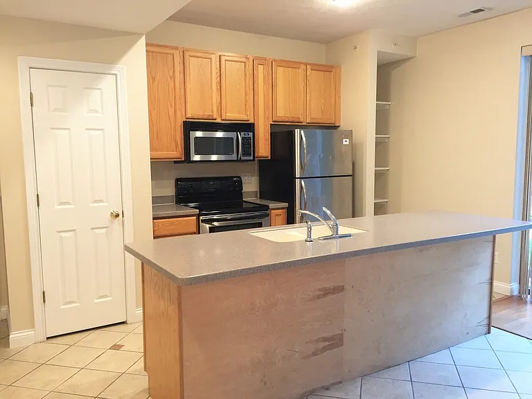Waterview Apartments — Photo 18