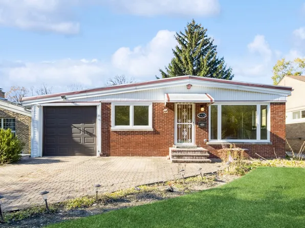 9420 Lotus Ave, Skokie, IL 60077