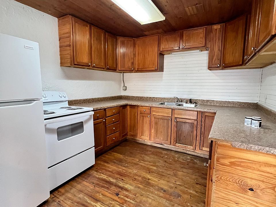 1st image of 915 E Brooks St #915