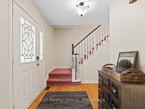 3rd image of 22 Willow Point Rd