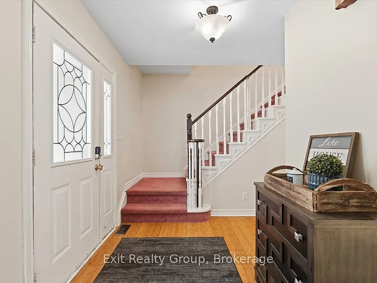 22 Willow Point Rd — Photo 3