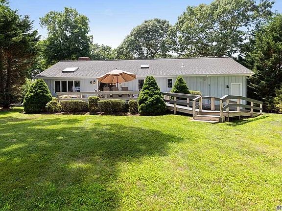 4th image of 1645 Bungalow Ln