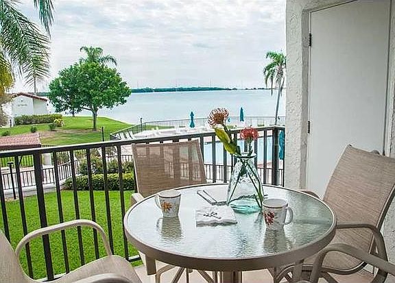 3rd image of 6287 Bahia Del Mar Cir APT 201
