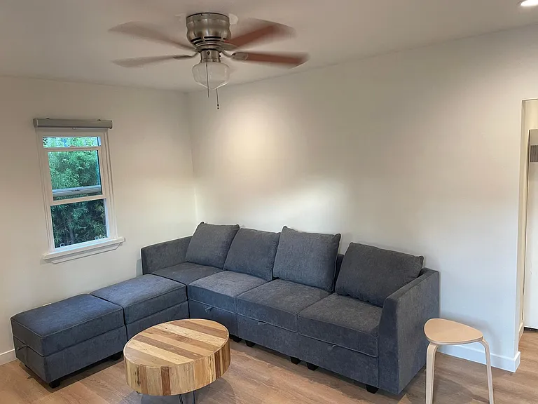 515 W Gutierrez St — Photo 7
