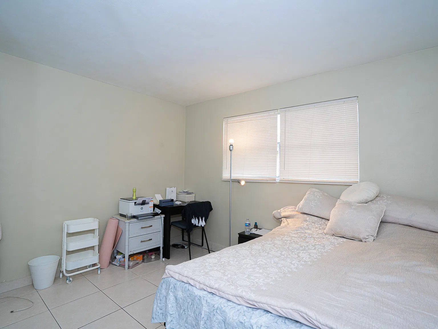 2 bed, 1000 sqft, $2,200 — Photo 3