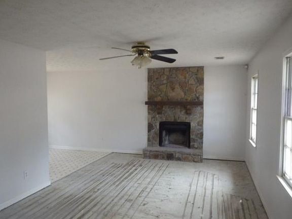2nd image of 2961 Randolph Ct NE