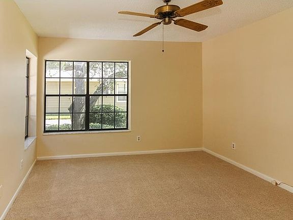 2nd image of 860 Amelia Ct NE
