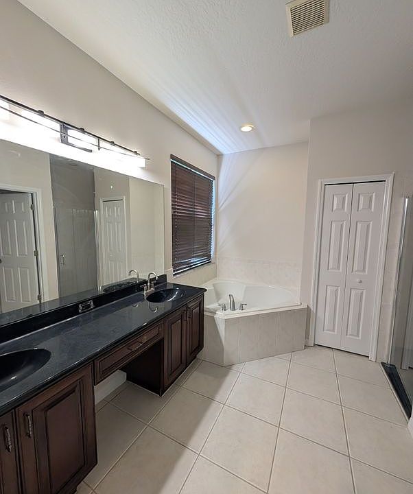 2nd image of 14239 Lake Live Oak Dr