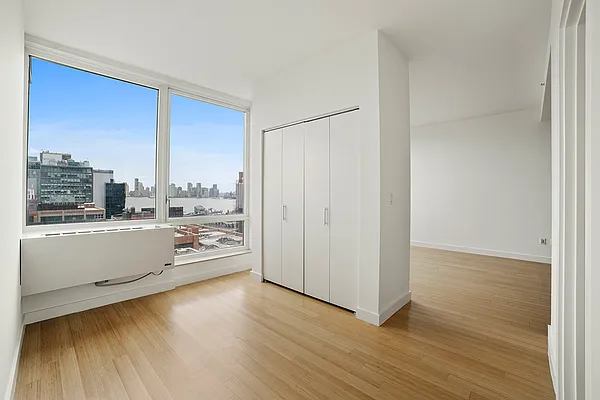 Rented by RELO REDAC INC. | media 4