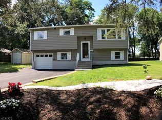 2 Xenia Ct, Mine Hill, NJ
