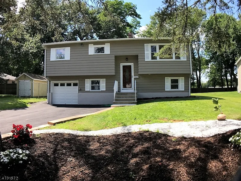 2 Xenia Ct photo 1
