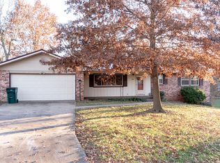 327 N Cedarbrook Drive, Monett, MO 65708