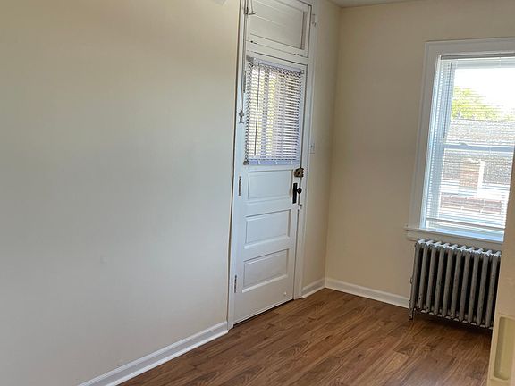 3rd image of 2623 W Farragut Ave APT 3B