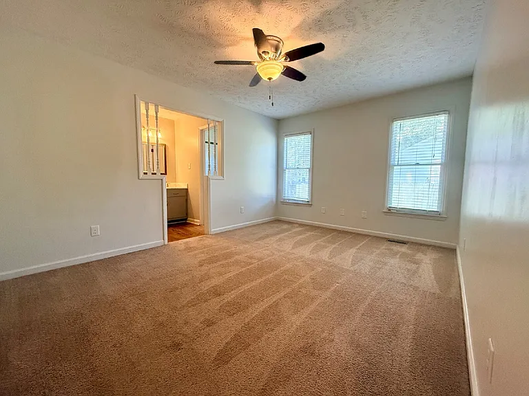 146 Greentree Dr — Photo 8