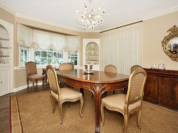 Inviting and Spacious Ranch