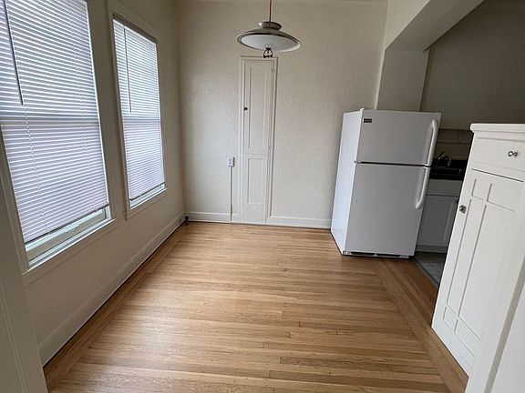4th image of 2120 Larkin St APT 203