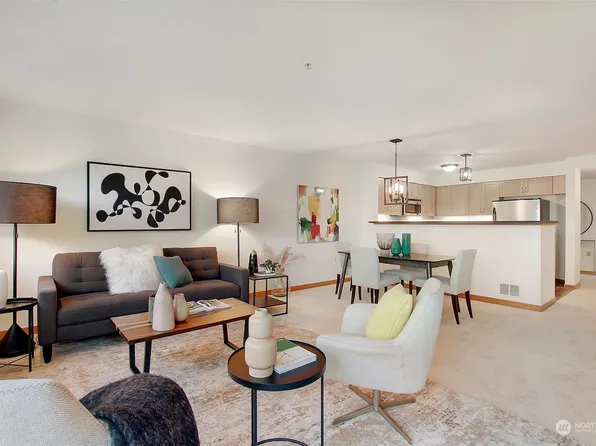 827 Hiawatha Place S #314, Seattle, WA 98144