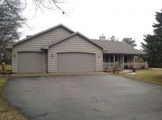 E8770 E Oakwood Pass, New London, WI 54961