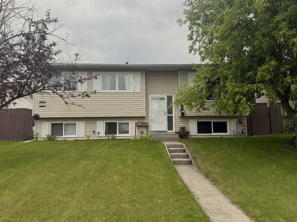 201 N 9th Ave NE, Sundre, AB T0M 1X0