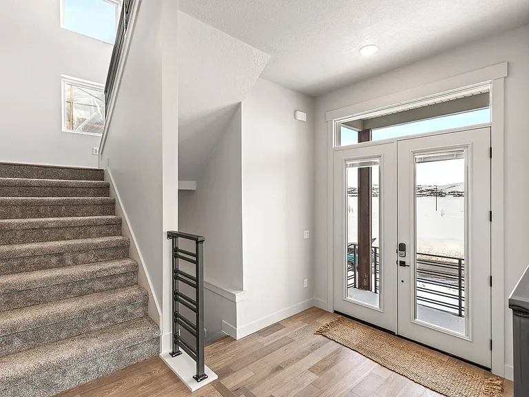 6537 Silver Creek Dr — Photo 14