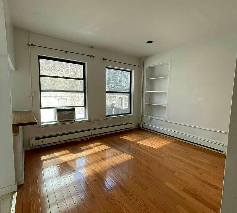 1st image of 101 W 27th St #1RR